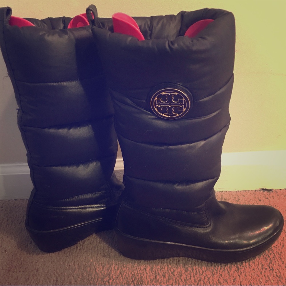 SOLD TORY BURCH 8.5 wedged puffer boots
